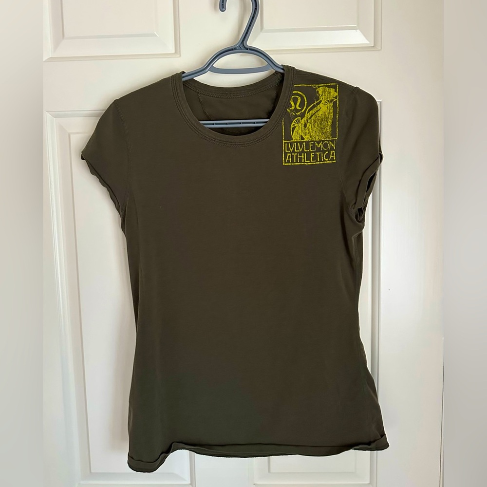 Lululemon T-Shirt